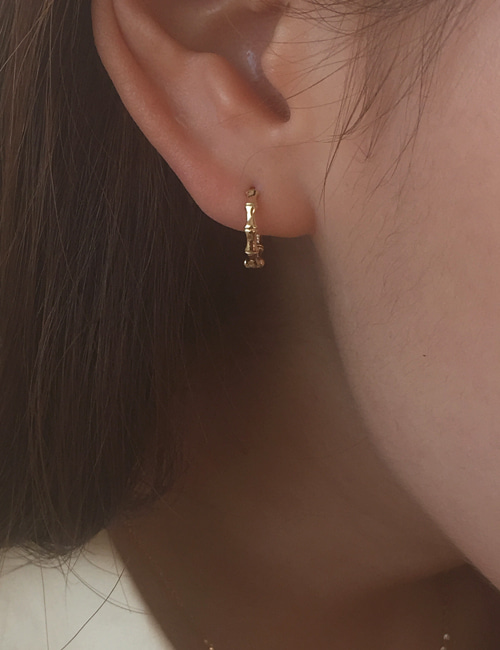 14k roche earring